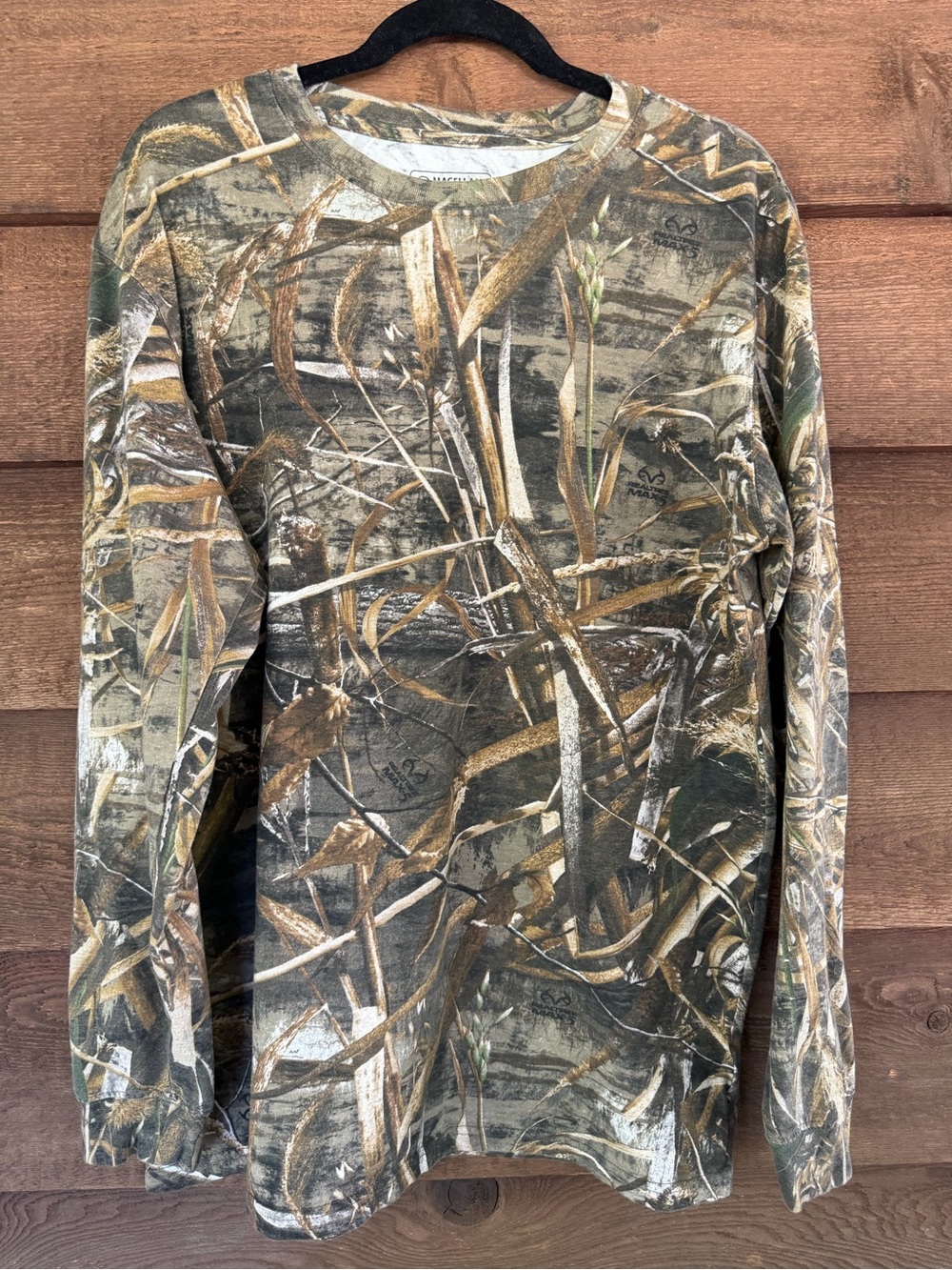 Magellan Outdoors Hunt gear Realtree CamoLong-Sleeve T-Shirt 23.5”x30” lay flat